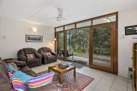 Allamanda Cottage - Kawana Tourism 2