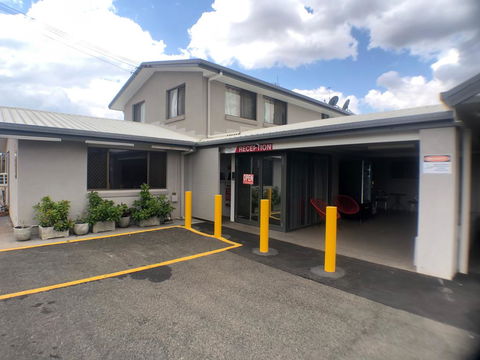 Allan Cunningham Motel - Kawana Tourism 0