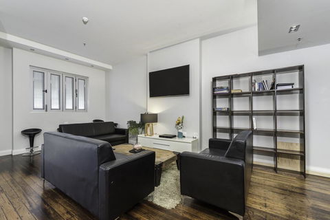 Alloggio Studios On King - Kawana Tourism 0