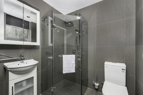 Alloggio Studios On King - Kawana Tourism 3