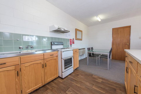 Alpine Apartment - Great Location With Views Of Lake Jindabyne - Kawana Tourism 2