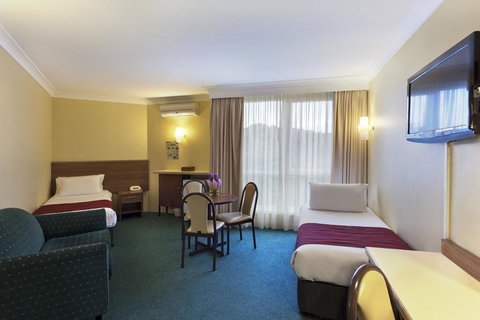 Alpine Motor Inn - Kawana Tourism 1