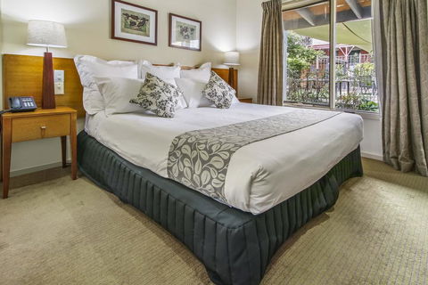 Alzburg Resort - Kawana Tourism 2