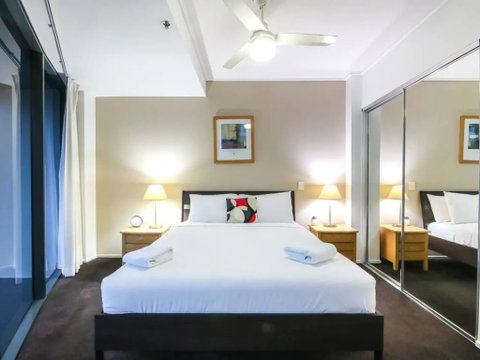 Amazing Brisbane CBD 2 Bedroom Apartment With River Views - Kawana Tourism 2