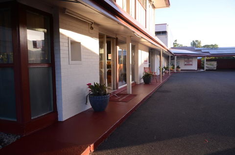 Ambassador Motel - Kawana Tourism 1