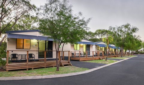 Amblin Holiday Park - Kawana Tourism 1