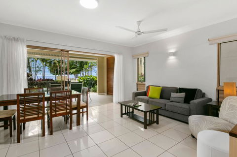 Amphora Resort Luxury Private Apts - Kawana Tourism 3