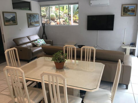 Ancient Gardens Guesthouse & Botanical Gardens - Kawana Tourism 1