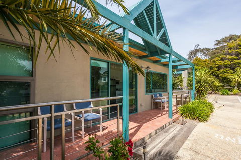 Anglesea River Apartments - 2 Bed Unit 2/4 - Kawana Tourism 0