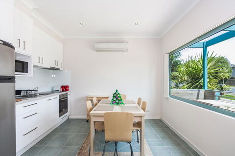 Anglesea River Apartments - 2 Bed Unit 2/4 - Kawana Tourism 3