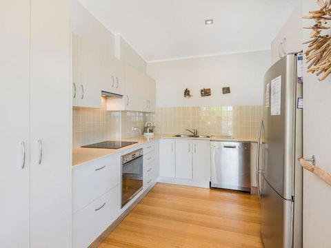 Angourie Blue 7- Stroll To Surfing Beaches. - Kawana Tourism 3