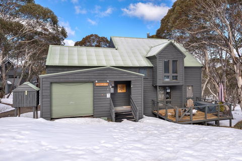 Aosta - Kawana Tourism 0