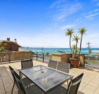 APARTMENT 12 PACIFIC APARTMENTS- Across From the Pier - Kawana Tourism