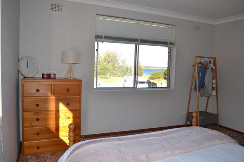 Apartment With Sweeping View Of The Bay, 2 Bedrooms, Sleeps 5 - Kawana Tourism 2