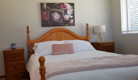 Apartment With Sweeping View Of The Bay, 2 Bedrooms, Sleeps 5 - Kawana Tourism 1