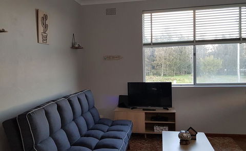 Apartment With Sweeping View Of The Bay, 2 Bedrooms, Sleeps 5 - Kawana Tourism 3