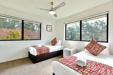Apex Park Holiday Apartments - Kawana Tourism 3