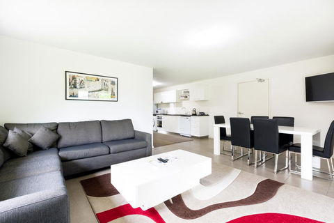 Apex Park Holiday Apartments - Kawana Tourism 1