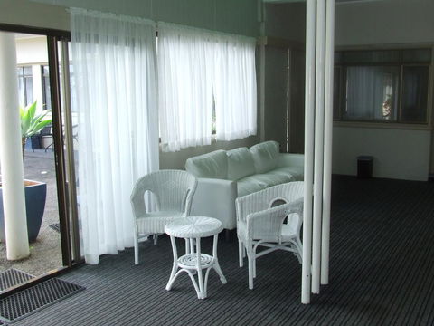 Aquarius Motel - Kawana Tourism 1
