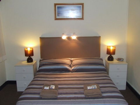 Aquarius Motel - Kawana Tourism 2