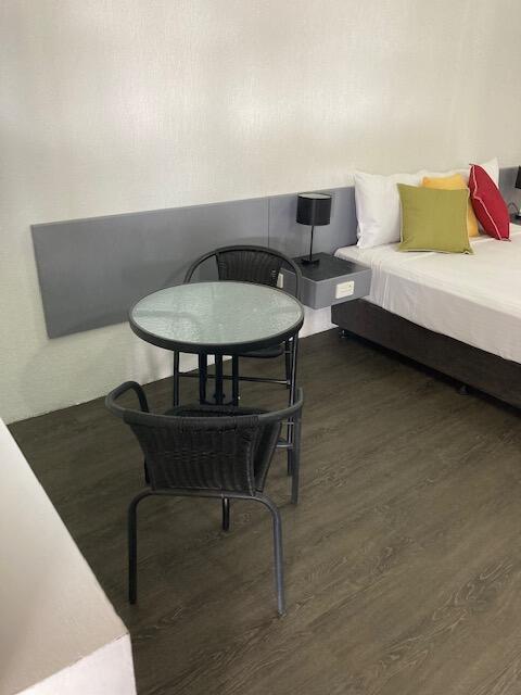 Archer Park Motel - Kawana Tourism 3