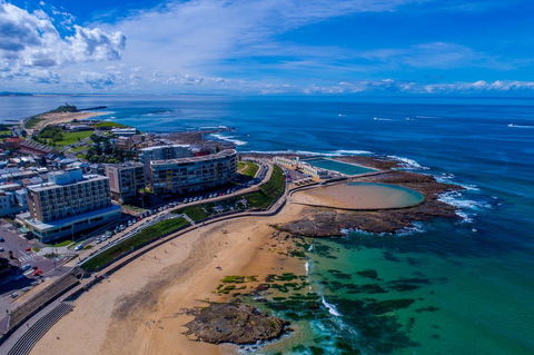 Arena On The Beach - Kawana Tourism 2
