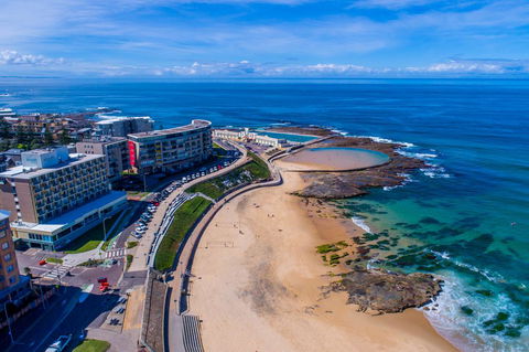 Arena On The Beach - Kawana Tourism 0