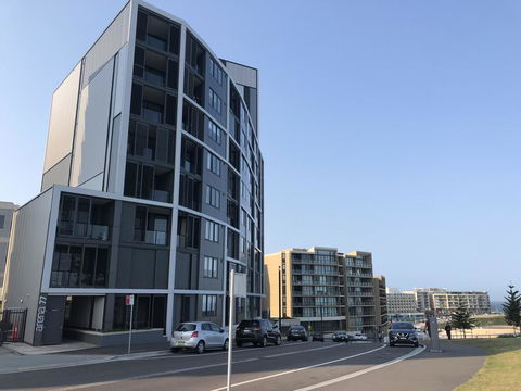 Arena On The Beach - Kawana Tourism 1