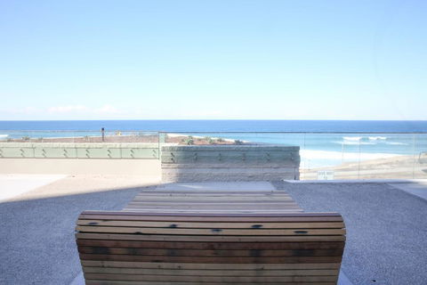 Arena On The Beach - Kawana Tourism 3