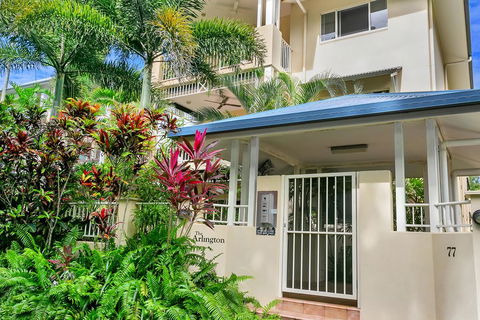 Arlington Apartments - Kawana Tourism 1