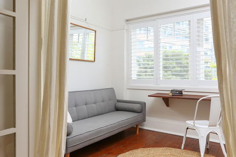 Art Deco Oasis Minutes From The City - Kawana Tourism 2