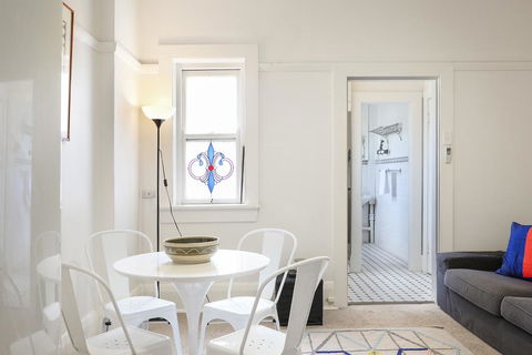 Art Deco Oasis Minutes From The City - Kawana Tourism 0