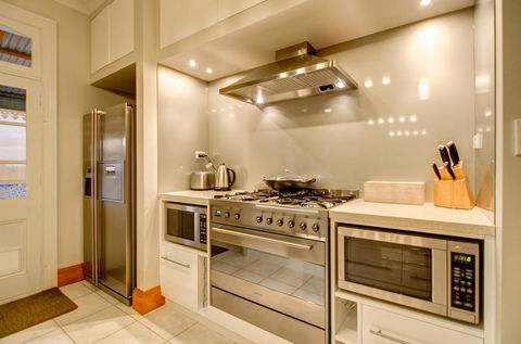 Ashcroft Apartment - Kawana Tourism 2