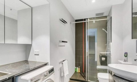 Luxury 2 Bdrm In Watson At Walkerville With Balcony, FREE Carpark, Near Adelaide CBD - Kawana Tourism 1
