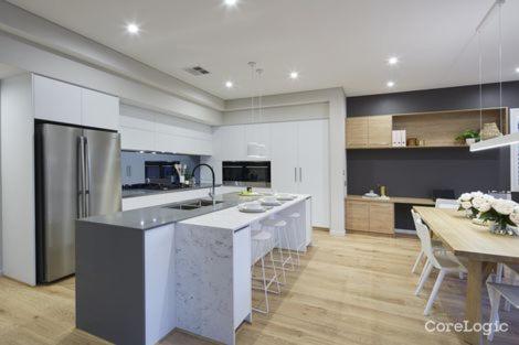 Luxury Bedrooms In A Resort Style Home - Kawana Tourism 3