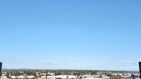 M-city Apartment - Executive Twin King Ensuites - Fully Equipped - Free Parking, Fast Wifi, Smart TV, Netflix, Complementary Drinks & Amenities - M-city Shopping Centre Clayton 3168 - Kawana Tourism 1