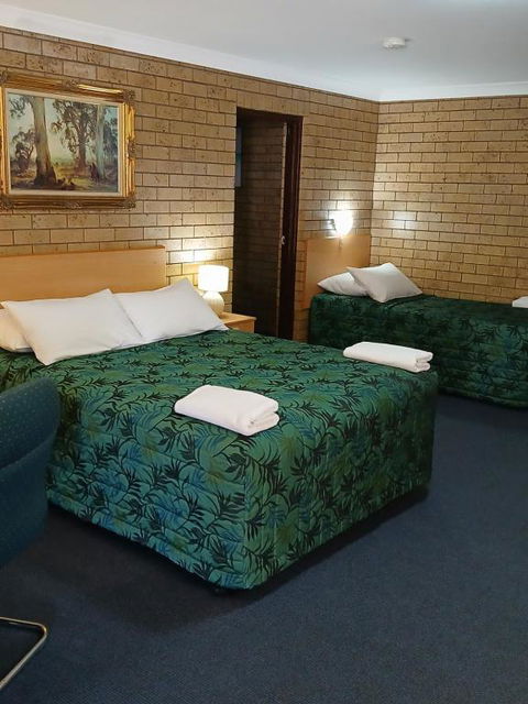 Macintyre Motor Inn - Kawana Tourism 1