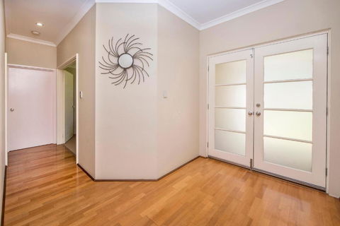 Macs Manor - Kawana Tourism 2