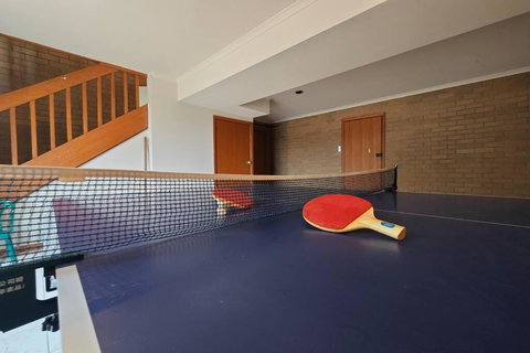 Magnificent House With Huge Pool - Kawana Tourism 1