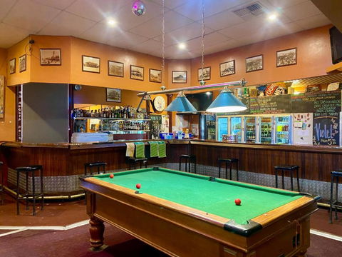 Main Reef Hotel - Kawana Tourism 1