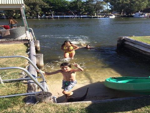 Mandurah Riverfront Holiday Rental - Kawana Tourism 1