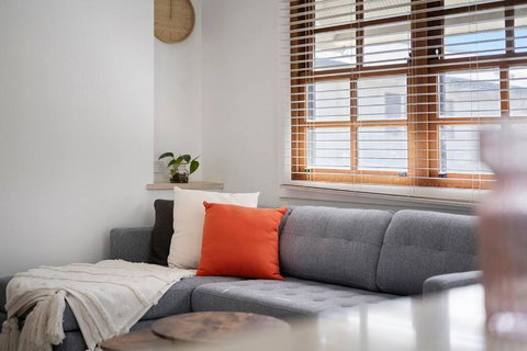 Merewether Beach Loft - Kawana Tourism 1