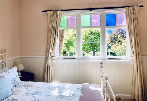 Maple Hill Cottage - Kawana Tourism 0