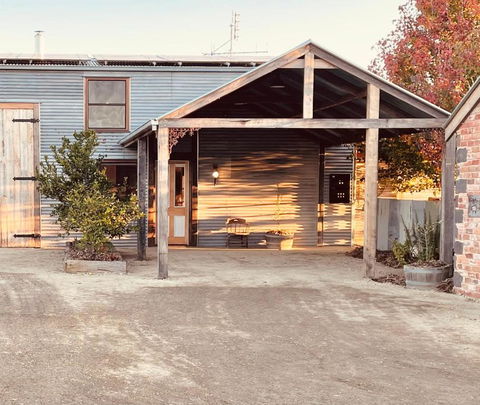 Maple Lane Farm Stay - Kawana Tourism 1