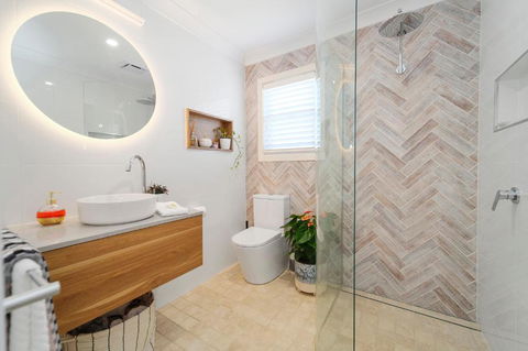 Marche Home Stay, Immaculate Presentation, Private & Relaxing - Kawana Tourism 3