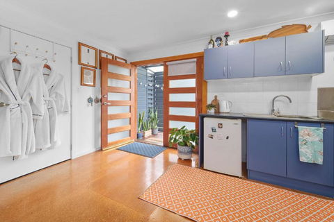 Marche Home Stay, Immaculate Presentation, Private & Relaxing - Kawana Tourism 2