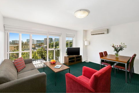 Melbourne Carlton Central Apartment Hotel Official - Kawana Tourism 3