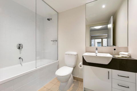 Melbourne Carlton Central Apartment Hotel Official - Kawana Tourism 2