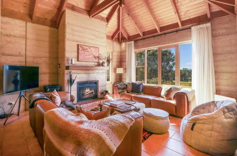 Melliodora - Relax, Unwind & Recharge - Kawana Tourism 2
