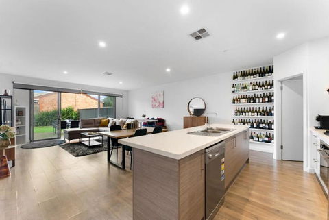 Mellow&Modernized Townhouse-3Beds-Quiet-Anzac Hwy - Kawana Tourism 3